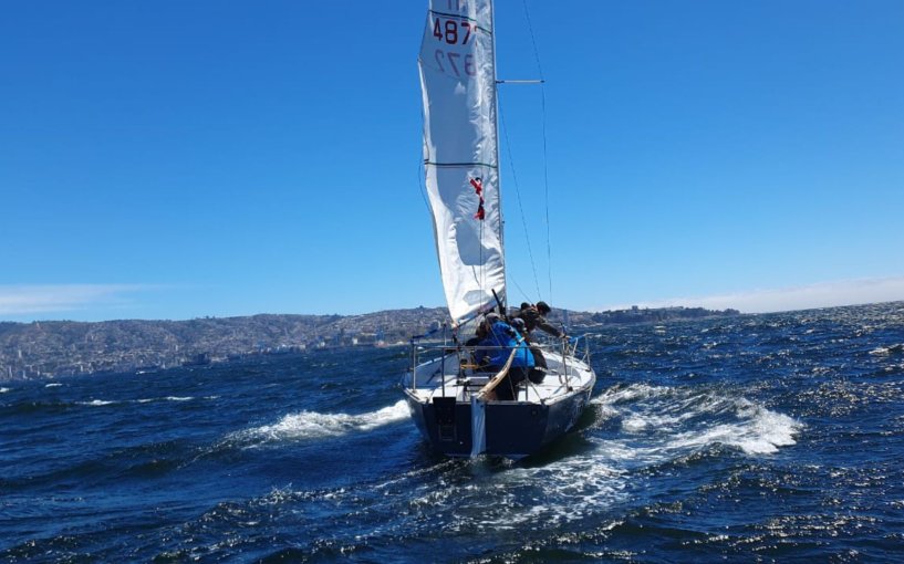 Viento, Mar y Tradición: Una Competencia Épica en el 110° Aniversario de Liga Marítima de Chile