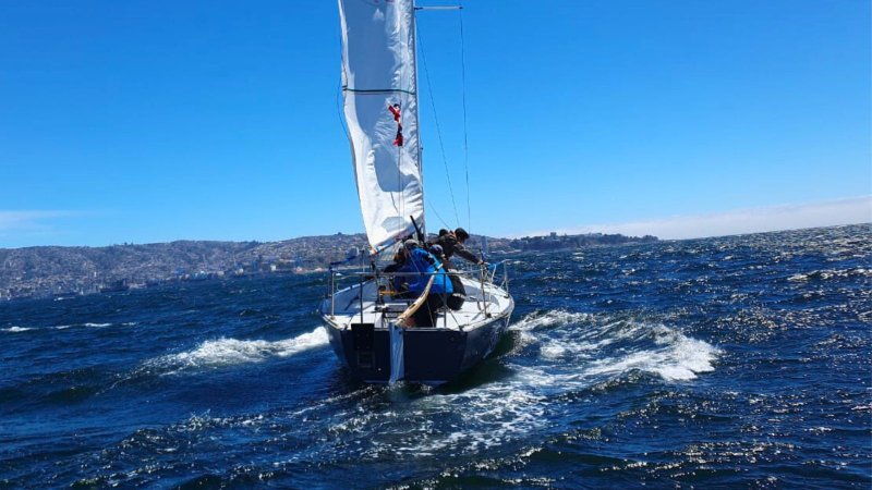 Viento, Mar y Tradición: Una Competencia Épica en el 110° Aniversario de Liga Marítima de Chile